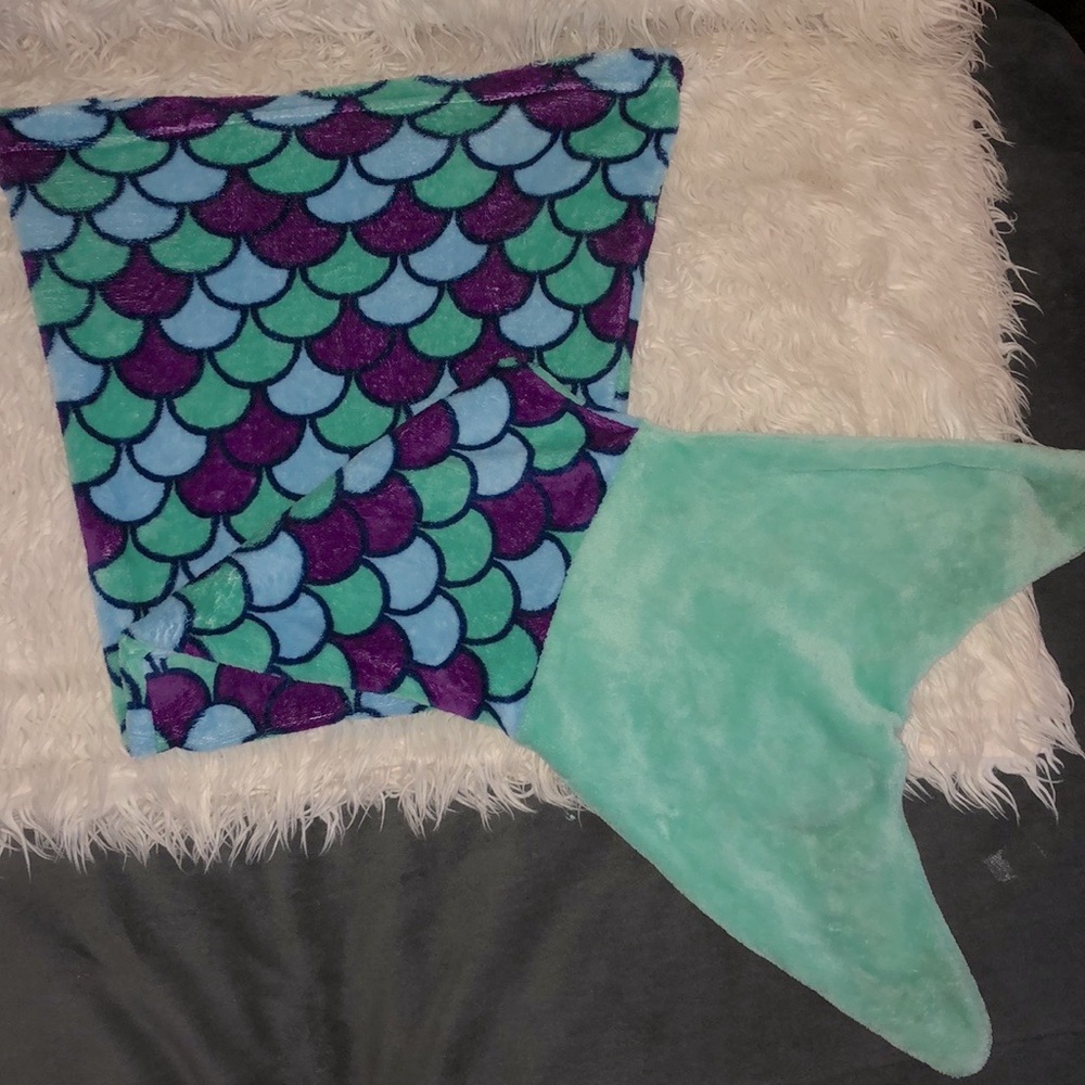Children’s Mermaid Tail Blanket